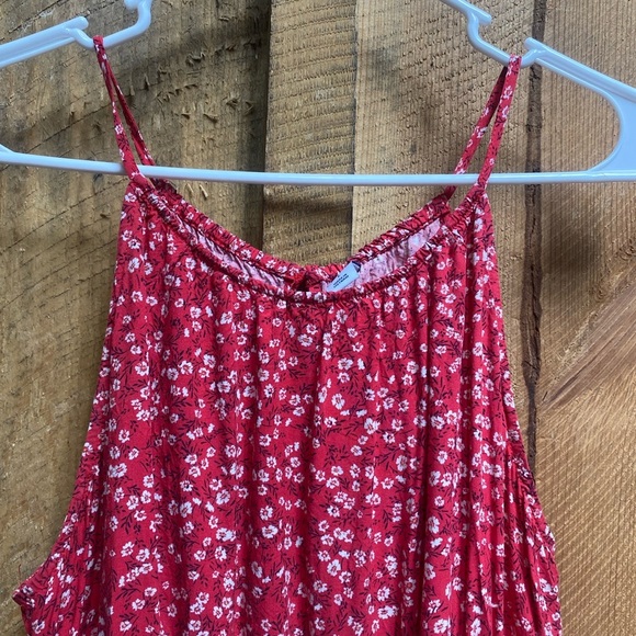 Old Navy Floral Romper Size Large Keyhole Button Back Spaghetti Straps Pockets - Picture 3 of 9